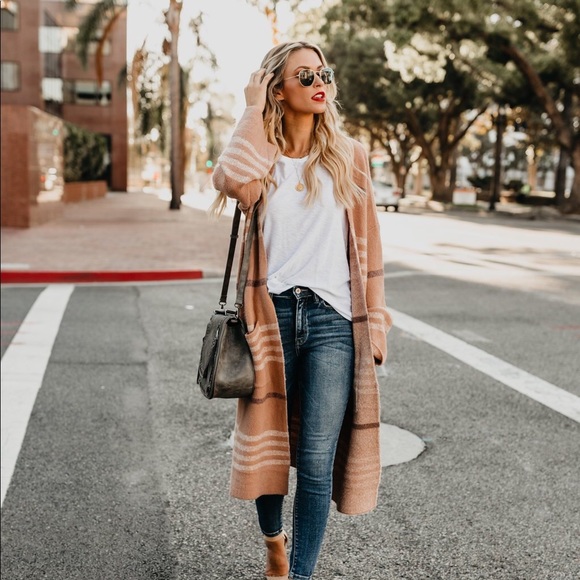 ❤️LAST ONE!❤️A Designer Vibe - Picture 2 of 7